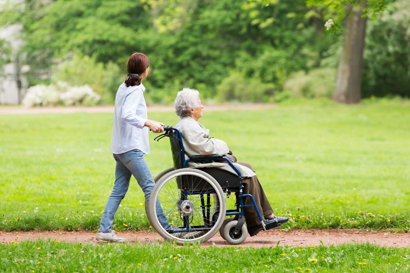 what helps itchy skin in elderly
