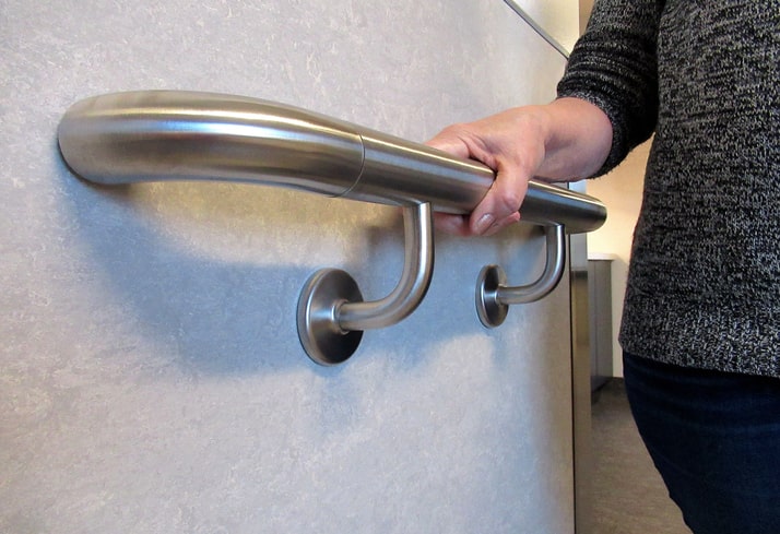 suction grab bars vs. fixed grab bars