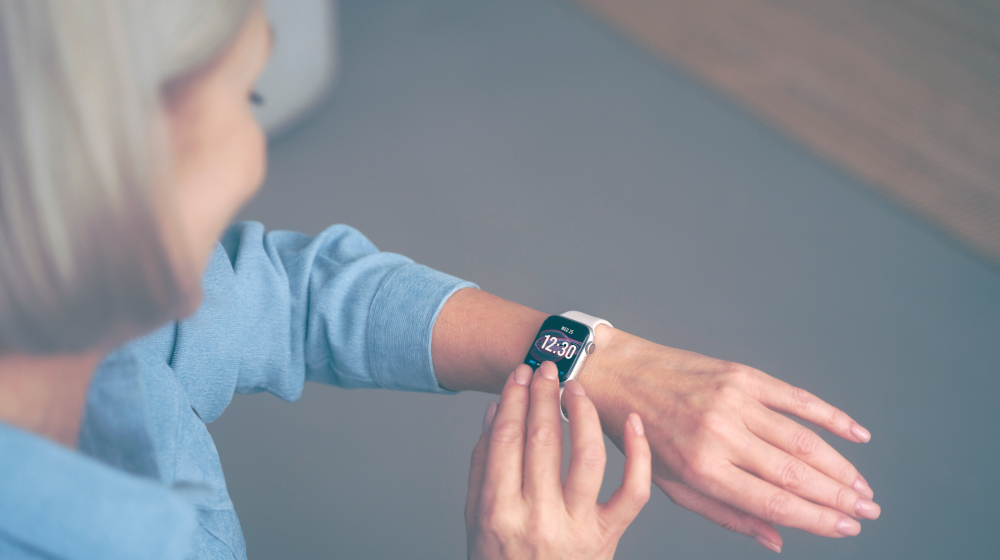 how smartwatch supports senior rehabilitation