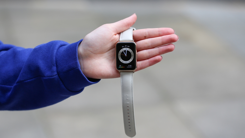 smartwatch for seniors living alone