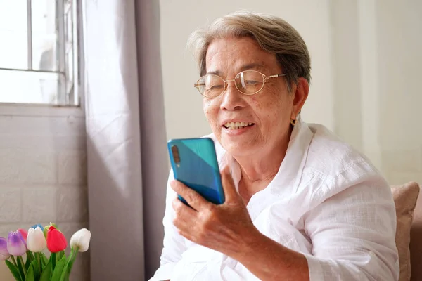 GPS medical alert devices GPS Medical Alert Devices: Safety for Active Seniors