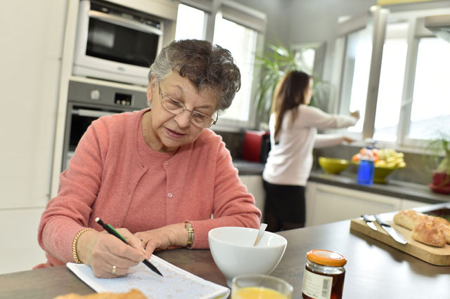senior care routine monitoring Senior Care Routine Monitoring for Families